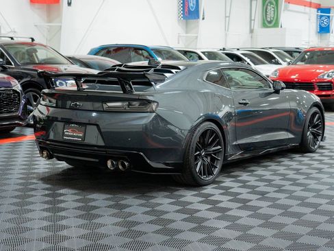 Used 2018 Chevrolet Camaro ZL1 RWD image 8
