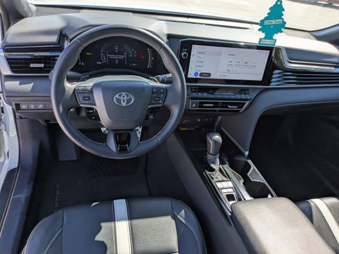 Used 2025 Toyota Camry SE w/ Multimedia Upgrade Package image 16