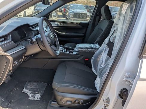 New 2026 Jeep Grand Cherokee L Laredo AWD/4WD image 9