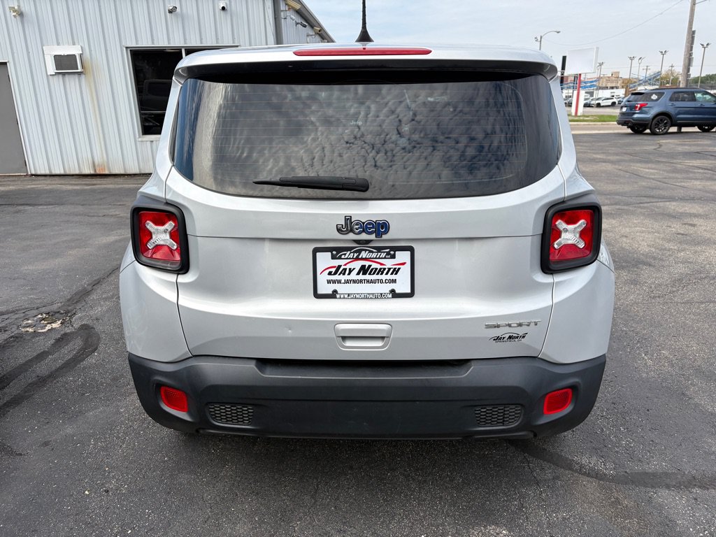 Used 2021 Jeep Renegade Sport FWD image 4