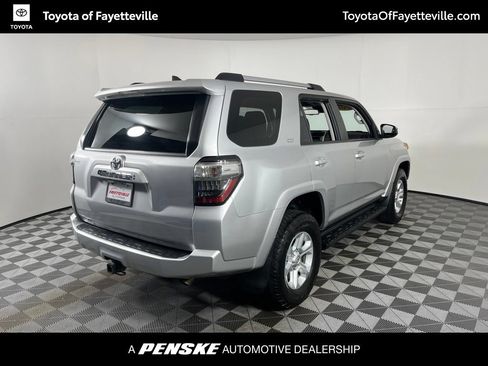 Used 2021 Toyota 4Runner SR5 AWD/4WD image 15