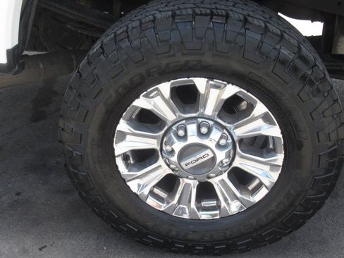 Used 2017 Ford F250 Lariat w/ Chrome Package AWD/4WD image 9