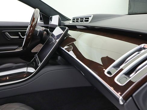 Used 2023 Mercedes-Benz S 580 4MATIC Sedan image 32