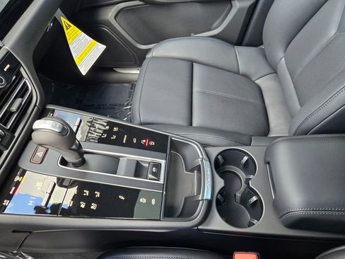 New 2026 Porsche Macan S image 23