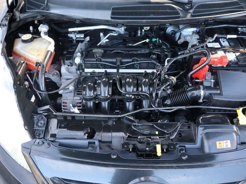 Used 2013 Ford Fiesta SE FWD image 37
