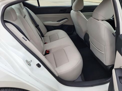 Used 2025 Nissan Altima 2.5 SV image 11