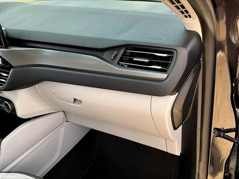 Used 2024 Ford Escape Active image 18