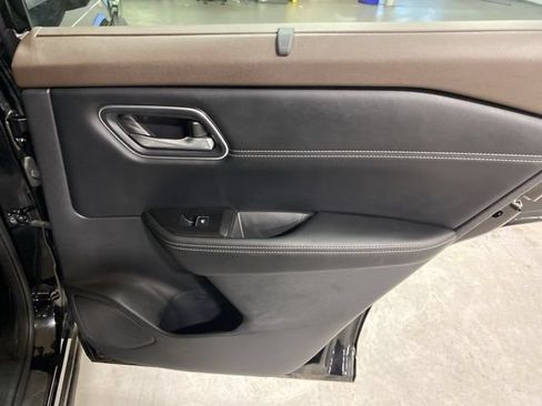 Certified 2023 Nissan Rogue Platinum w/ Platinum Premium Package AWD/4WD image 21
