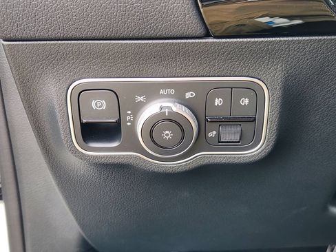 Used 2025 Mercedes-Benz GLA 250 4MATIC image 18
