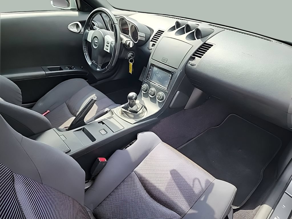 Used 2005 Nissan 350Z Enthusiast RWD image 17