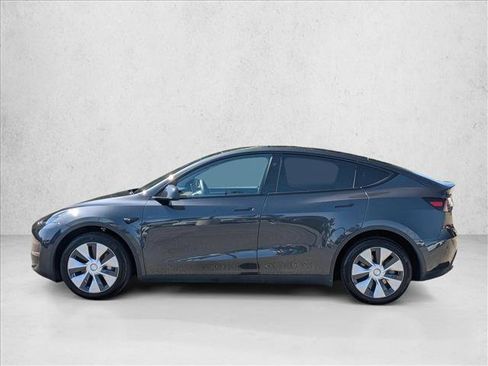 Used 2024 Tesla Model Y Long Range AWD/4WD image 9