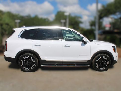 Used 2024 Kia Telluride EX w/ EX Captain's Chair Package FWD image 5