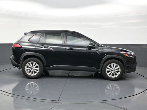 Used 2024 Toyota Corolla Cross LE FWD image 6