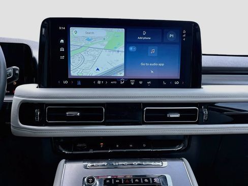 Used 2025 Lincoln Aviator AWD w/ Equipment Group 101A image 15