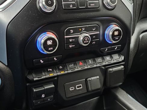 Used 2021 GMC Sierra 1500 Elevation w/ Preferred Package image 22