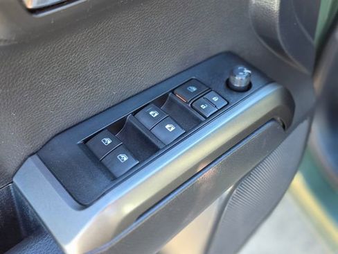 Used 2022 Toyota Tacoma TRD Off-Road image 22