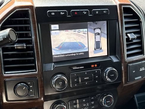 Used 2020 Ford F350 Lariat w/ Lariat Ultimate Package AWD/4WD image 26