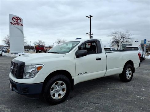 Used 2018 Nissan Titan S image 7
