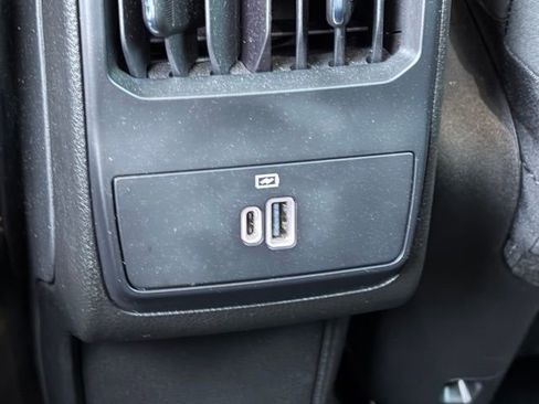 Used 2025 Alfa Romeo Tonale image 11