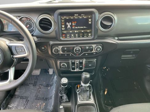 Used 2023 Jeep Wrangler Sahara image 11