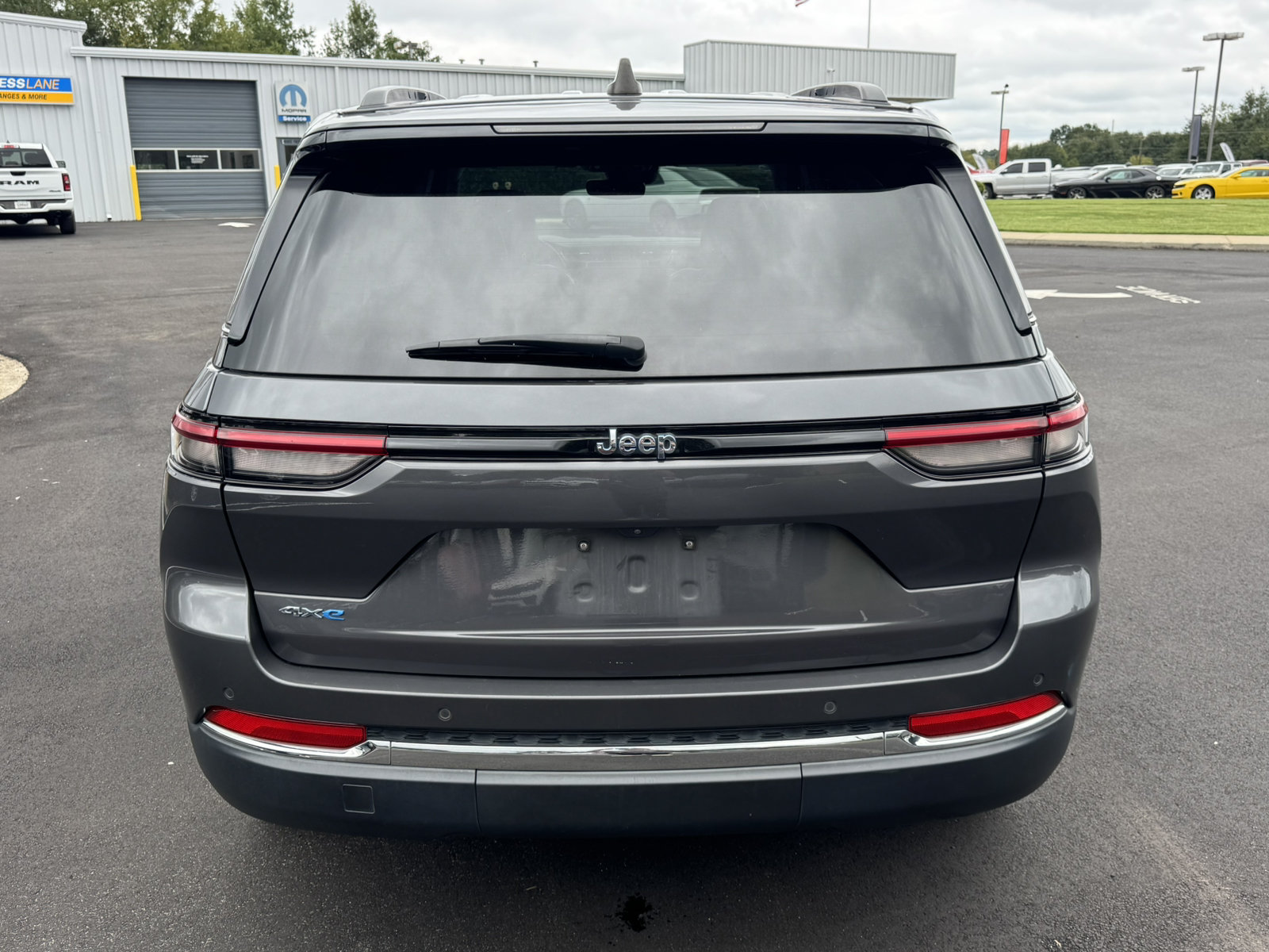 Used 2024 Jeep Grand Cherokee Limited 4xe AWD/4WD image 6