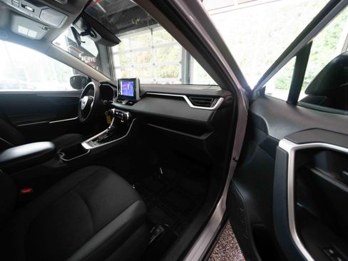Used 2024 Toyota RAV4 LE AWD/4WD image 27