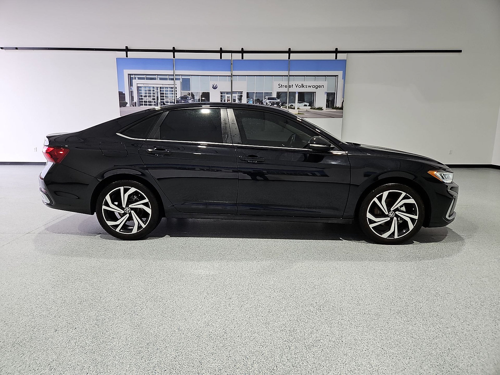 Used 2026 Volkswagen Jetta SEL FWD image 9