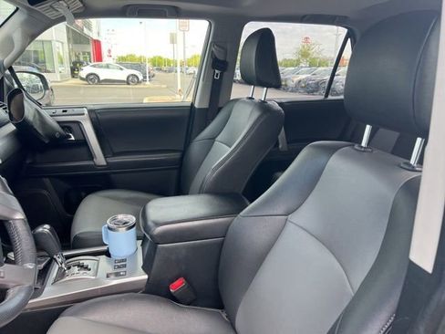Used 2020 Toyota 4Runner SR5 Premium w/ Moonroof Package AWD/4WD image 10