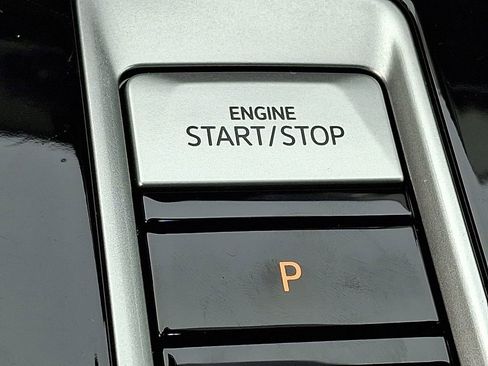 New 2026 Volkswagen Tiguan SE R-Line image 17