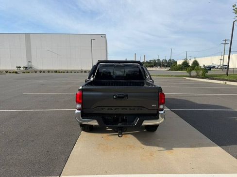 Used 2019 Toyota Tacoma TRD Off-Road AWD/4WD image 8