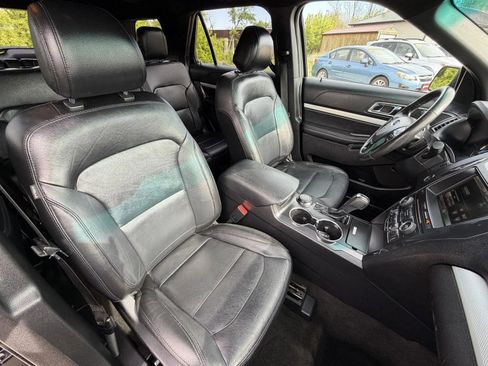 Used 2016 Ford Explorer XLT w/ Equipment Group 202A AWD/4WD image 15