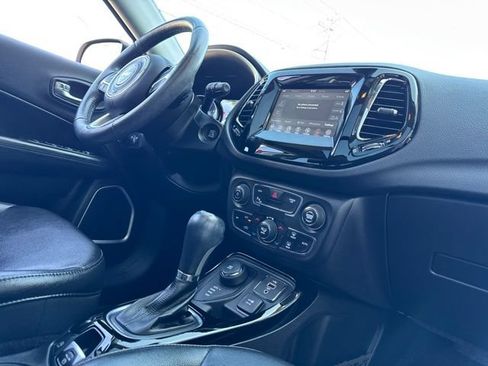 Used 2018 Jeep Compass Latitude w/ Popular Equipment Group AWD/4WD image 25