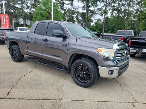 Used 2017 Toyota Tundra SR5 w/ SR5 Upgrade Package RWD image 11