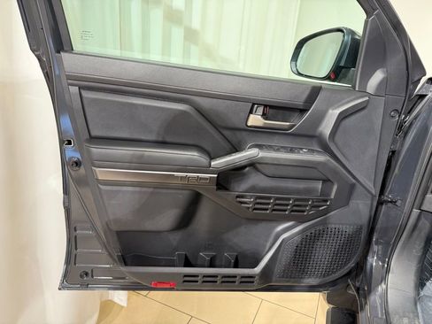 Certified 2025 Toyota Tacoma TRD Off-Road AWD/4WD image 14