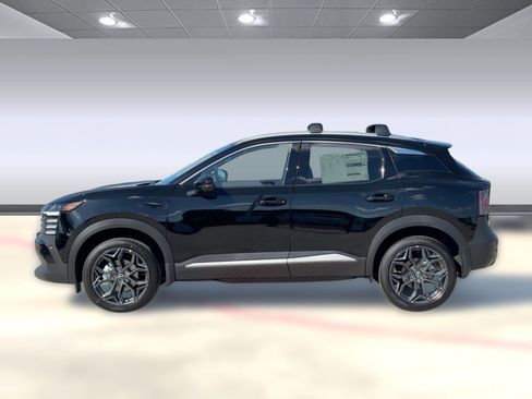 New 2026 Nissan Kicks SR w/ Cold Weather Package image 2