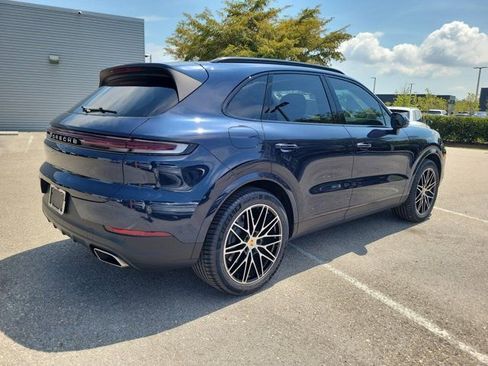 Certified 2024 Porsche Cayenne AWD/4WD image 6