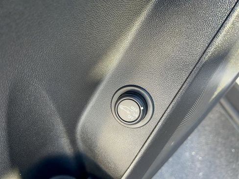 Used 2024 Chevrolet Equinox LT image 13