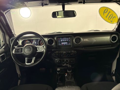 Used 2019 Jeep Wrangler Unlimited Sahara AWD/4WD image 24