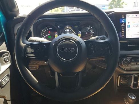 Certified 2024 Jeep Wrangler Unlimited w/ Convenience Group AWD/4WD image 22