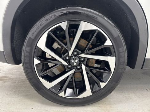 Used 2024 Mitsubishi Outlander FWD image 32