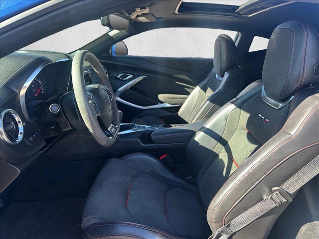 Used 2019 Chevrolet Camaro ZL1 RWD image 17