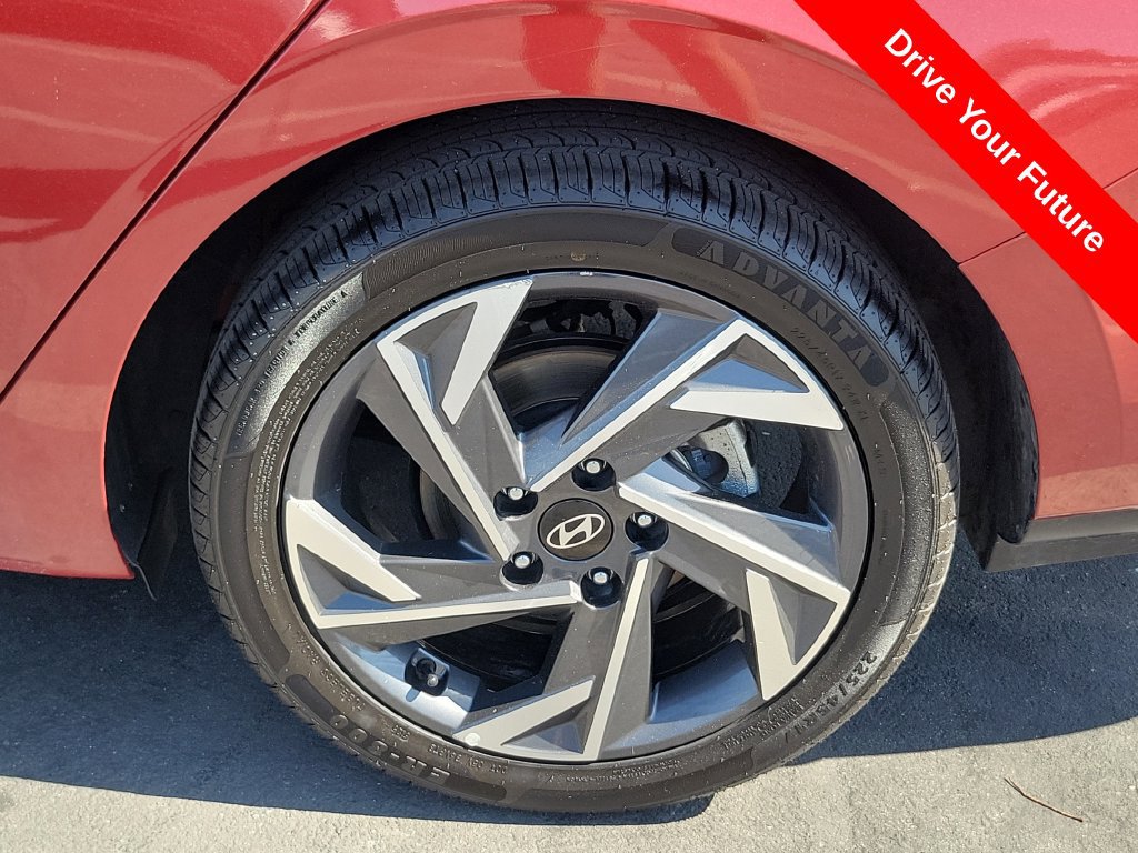 Used 2025 Hyundai Elantra SEL FWD image 26