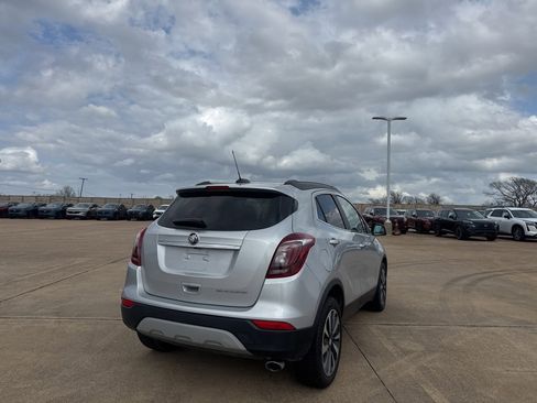Used 2022 Buick Encore Preferred image 18
