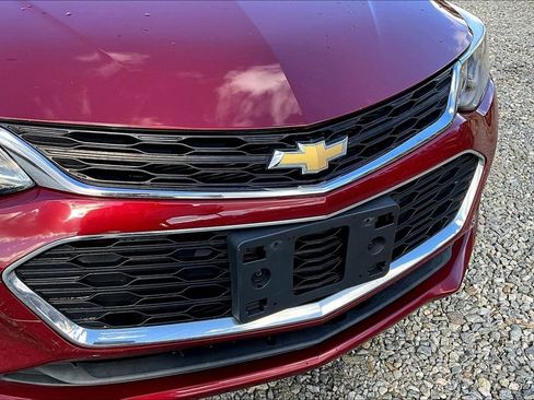 Used 2018 Chevrolet Cruze LT w/ Convenience Package image 17