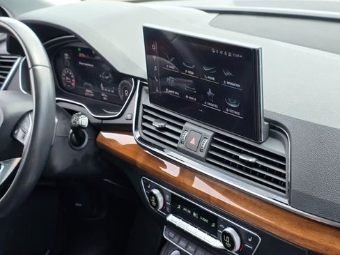 Used 2021 Audi Q5 Premium Plus image 16