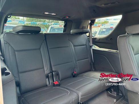 Used 2024 GMC Yukon Denali w/ Denali Reserve Package RWD image 16
