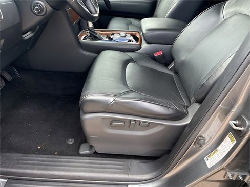 Used 2023 Nissan Armada SL w/ Captain's Chairs Package image 18