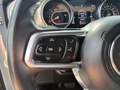 Used 2018 Jeep Wrangler Unlimited Sahara AWD/4WD image 39