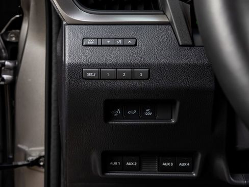 Used 2025 Lexus GX 550 image 22