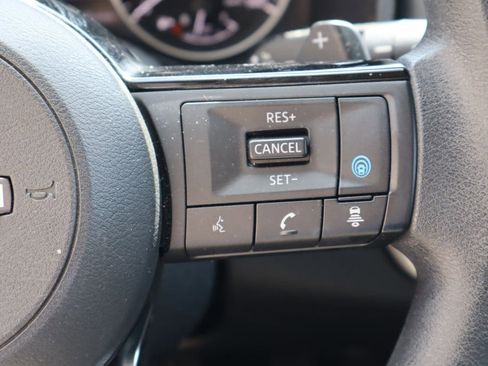 Used 2023 Nissan Rogue SV AWD/4WD image 13